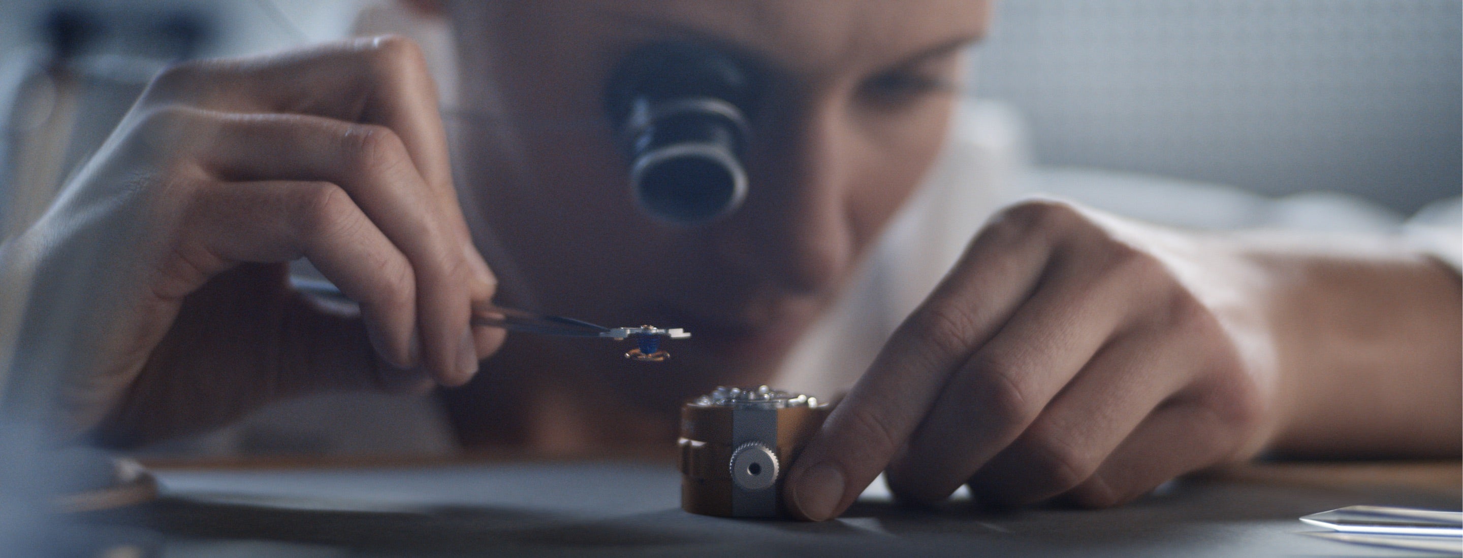 Official certified Rolex service repair person