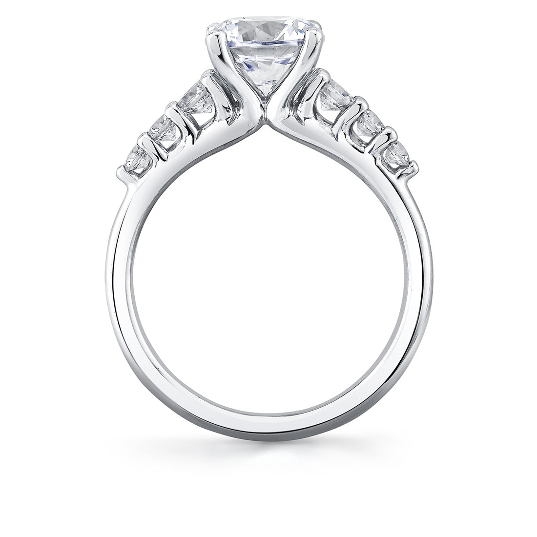 Round Cut Classic Graduating Engagement Ring - Eden