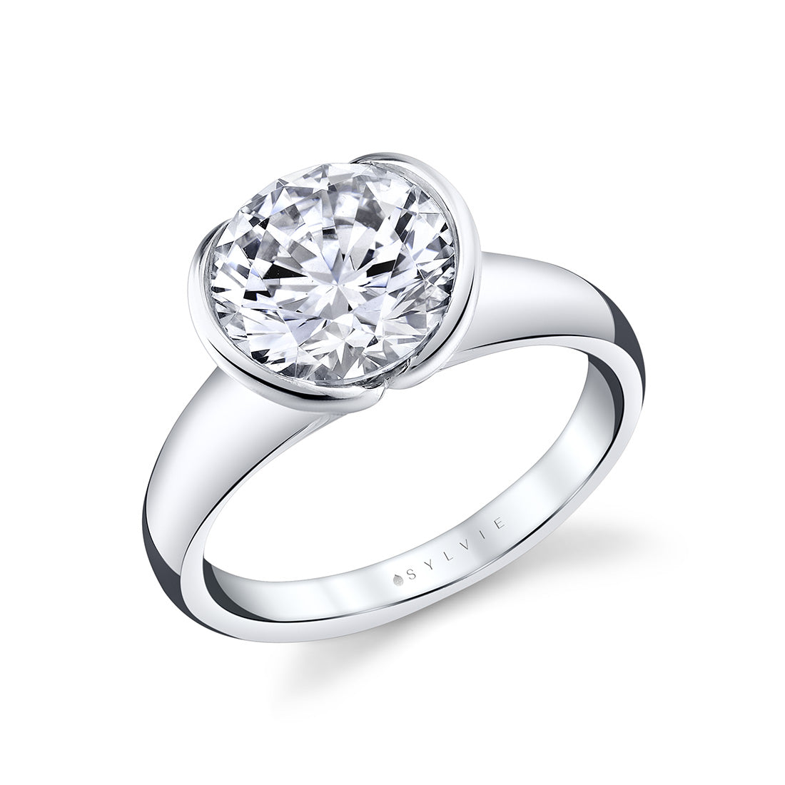 Shell Auranova Solitaire Engagement Ring - Liora