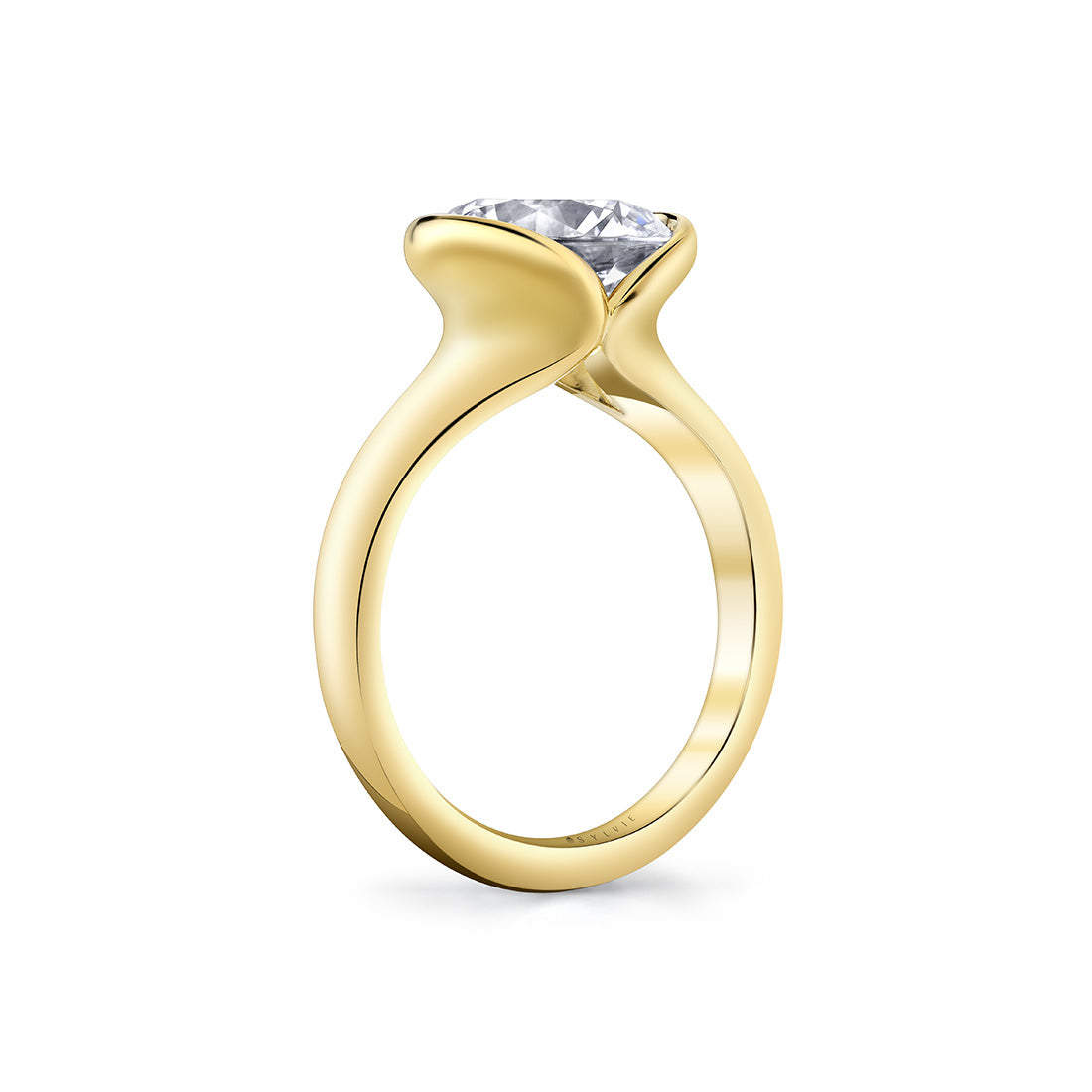 Shell Auranova Solitaire Engagement Ring - Liora